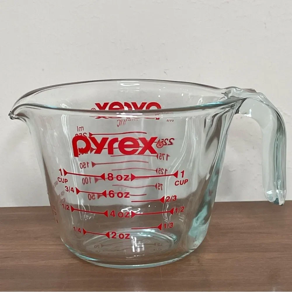 Vintage pyrex USA One Cup Glass Measuring Cup Red Graphics Retro Like New